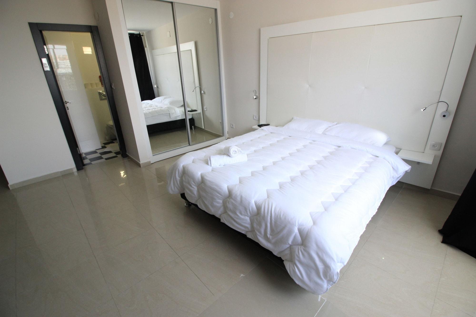 Rich Royal Suites Eilat Bagian luar foto
